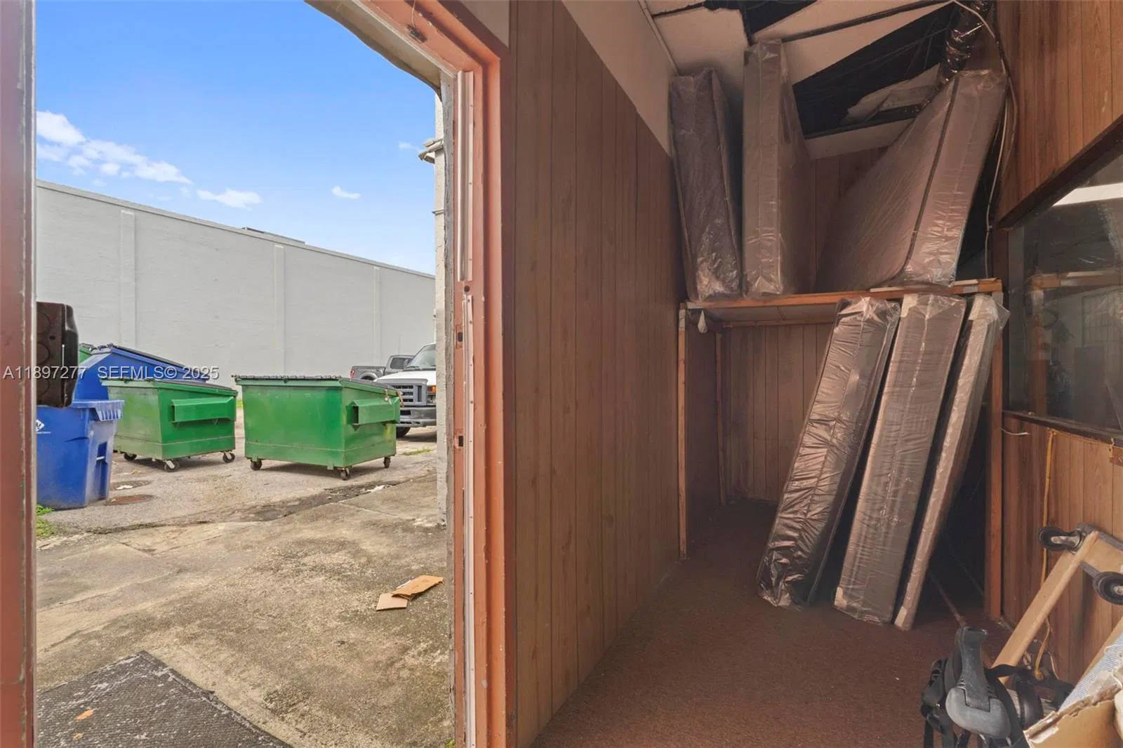 Established Furniture Store with Immediate Cash Flow