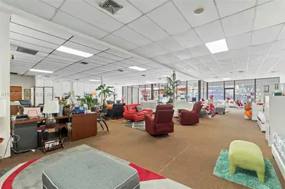 Established Furniture Store with Immediate Cash Flow