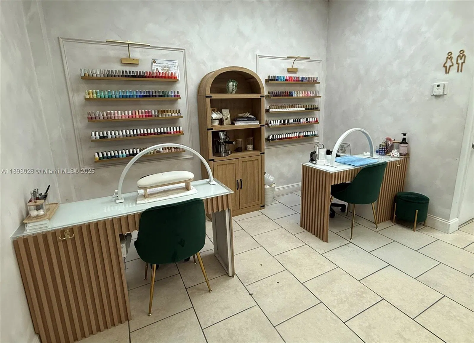 Established Hair Salon with Loyal Clientele