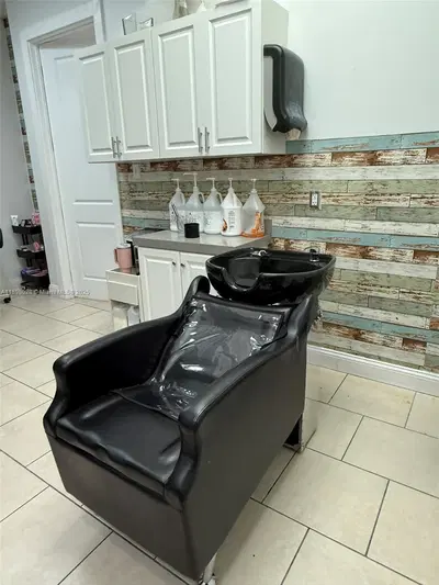 Established Hair Salon with Loyal Clientele