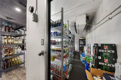 Profitable Liquor Store with Clear Growth Potential