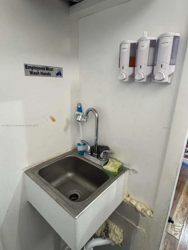 Thriving Organic Grocery Store with Loyal Clientele