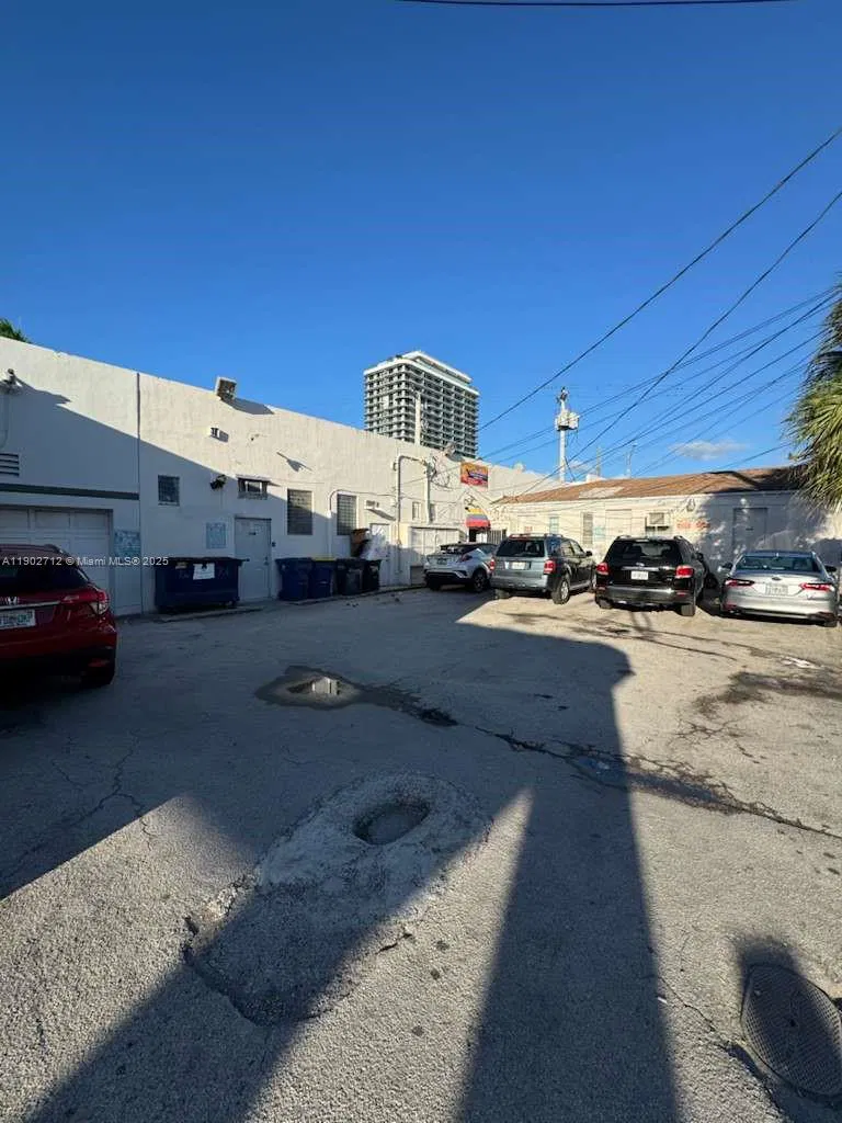Thriving Organic Grocery Store with Loyal Clientele