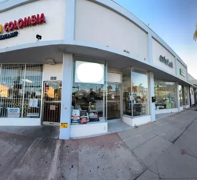 Thriving Organic Grocery Store with Loyal Clientele