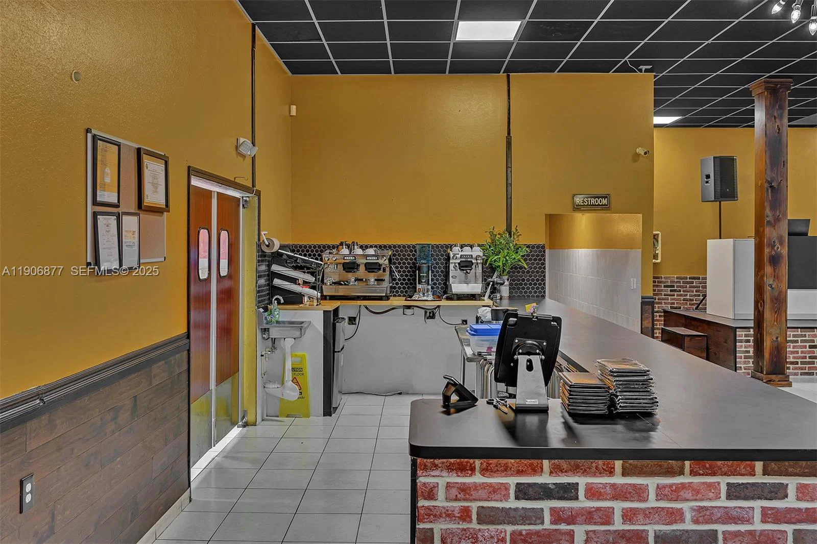 Brand New Restaurant with Event Venue and Liquor License