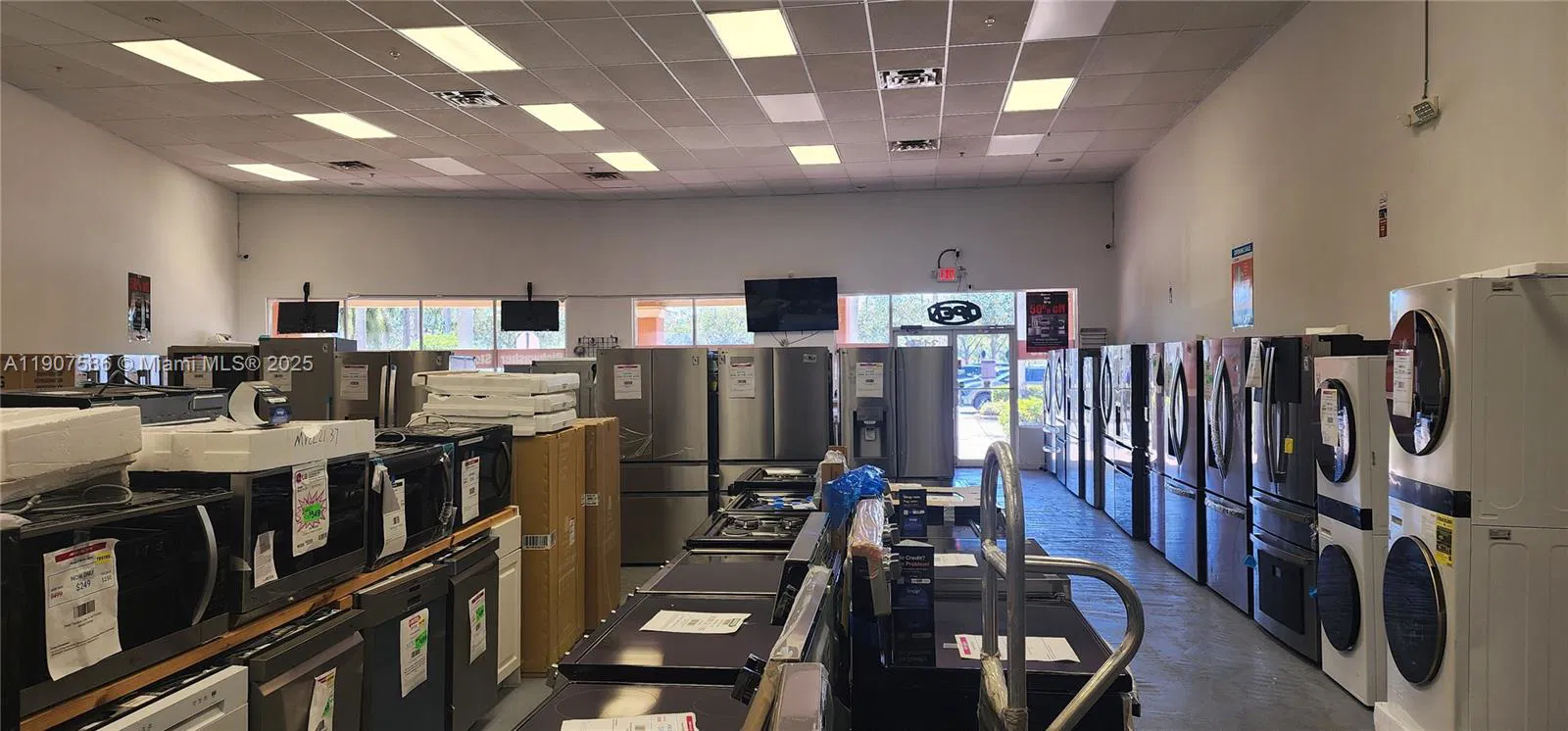 Thriving Appliance Retailer with Prime Location