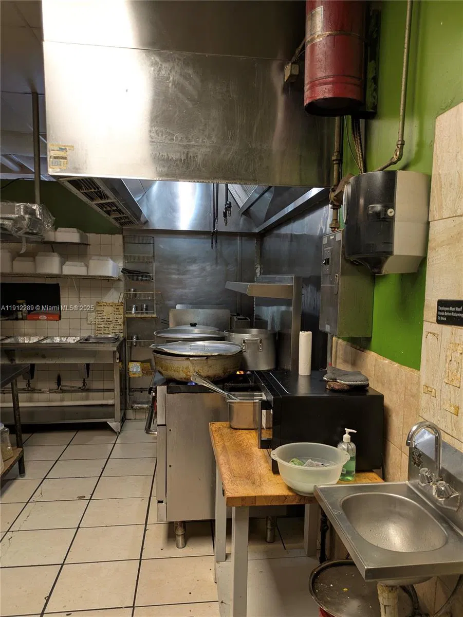 Profitable Jamaican Restaurant with Turnkey Operations