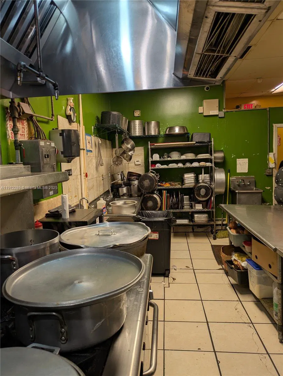 Profitable Jamaican Restaurant with Turnkey Operations