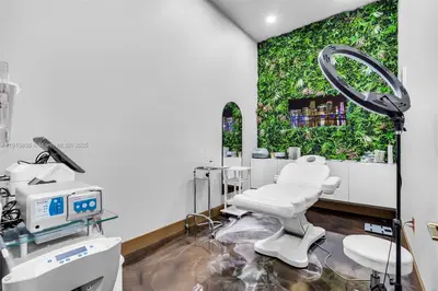 Thriving Luxury Medical Spa with Loyal Clientele