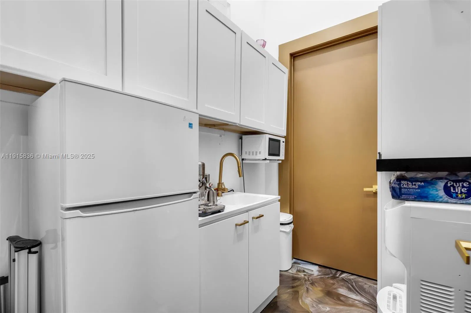 Thriving Luxury Medical Spa with Loyal Clientele