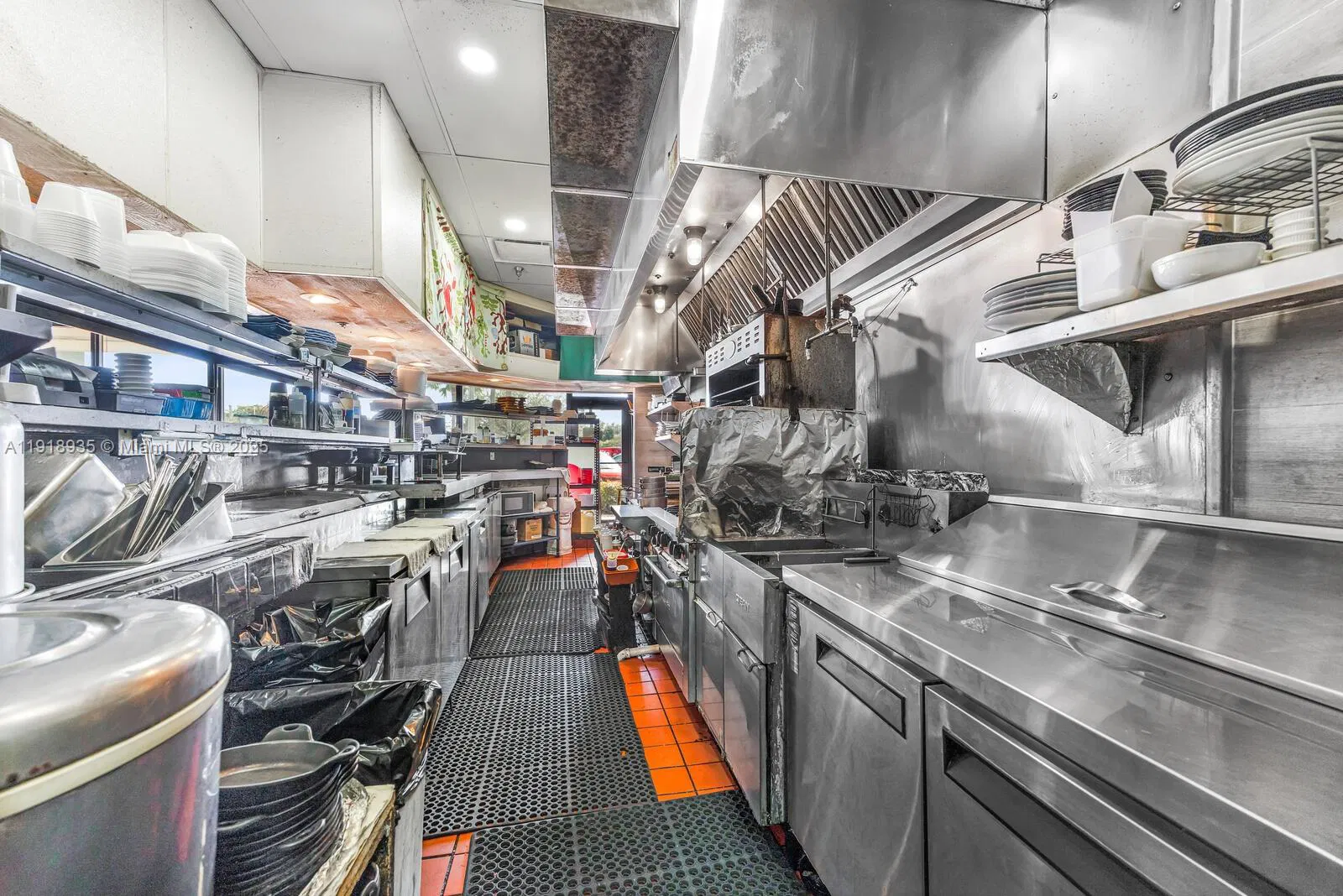 Established Japanese Restaurant with High Traffic Location