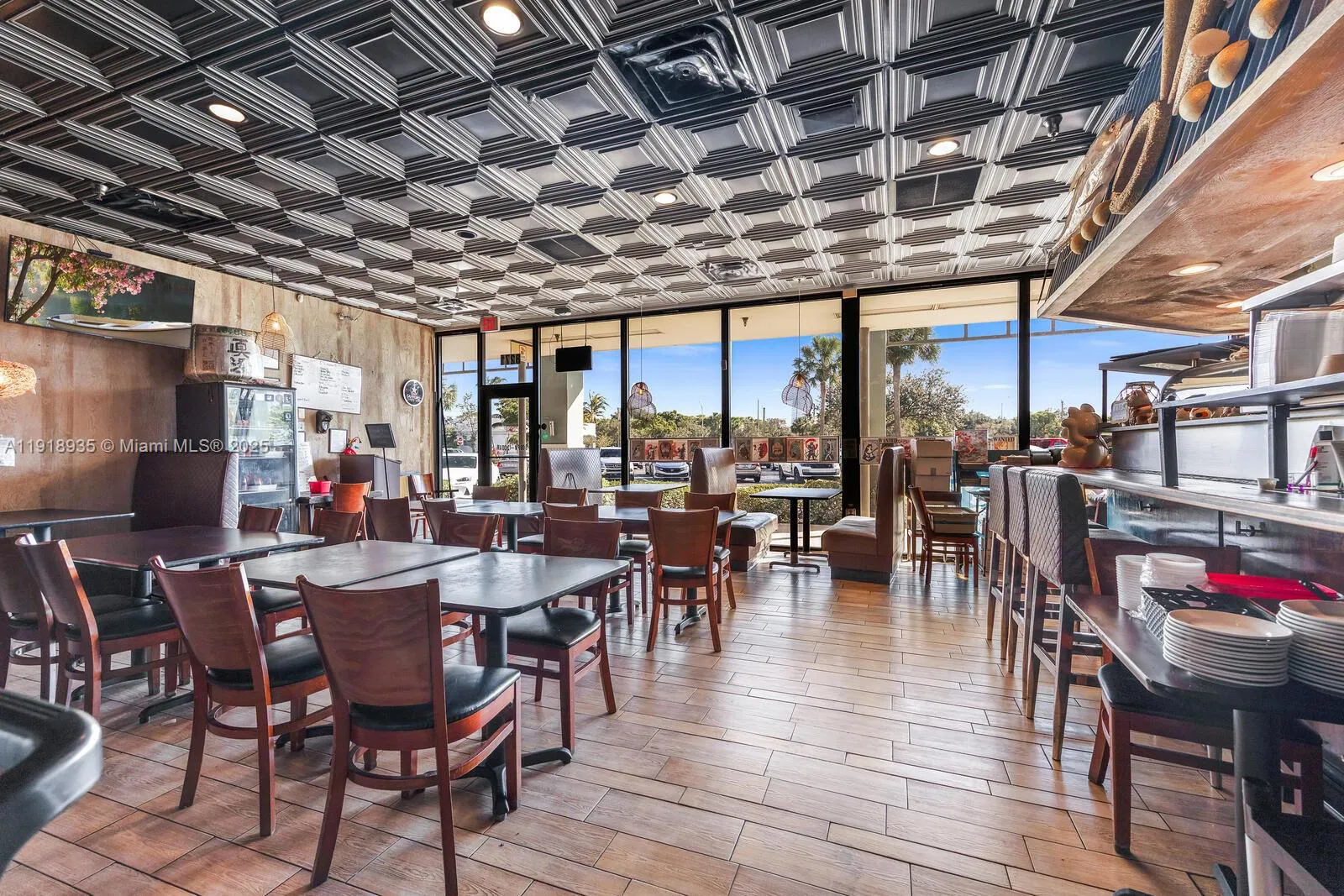 Established Japanese Restaurant with High Traffic Location