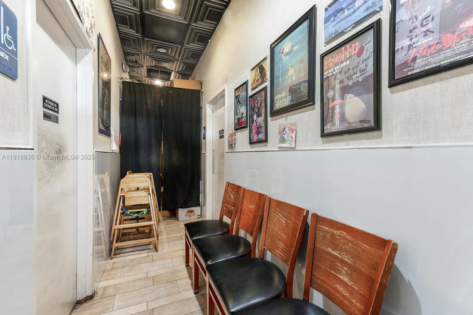 Established Japanese Restaurant with High Traffic Location