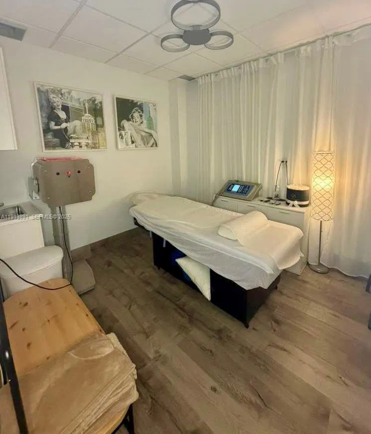 Thriving Medical and Wellness Clinic with Strong Insurance Contracts