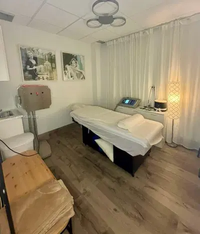 Thriving Medical and Wellness Clinic with Strong Insurance Contracts