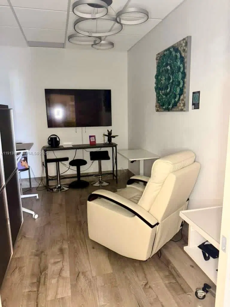 Thriving Medical and Wellness Clinic with Strong Insurance Contracts