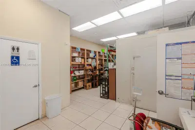 Turnkey Liquor Store Assets in Prime Corner Location