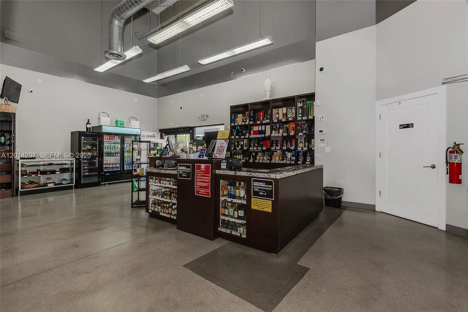Turnkey Liquor Store in High Traffic Shopping Center