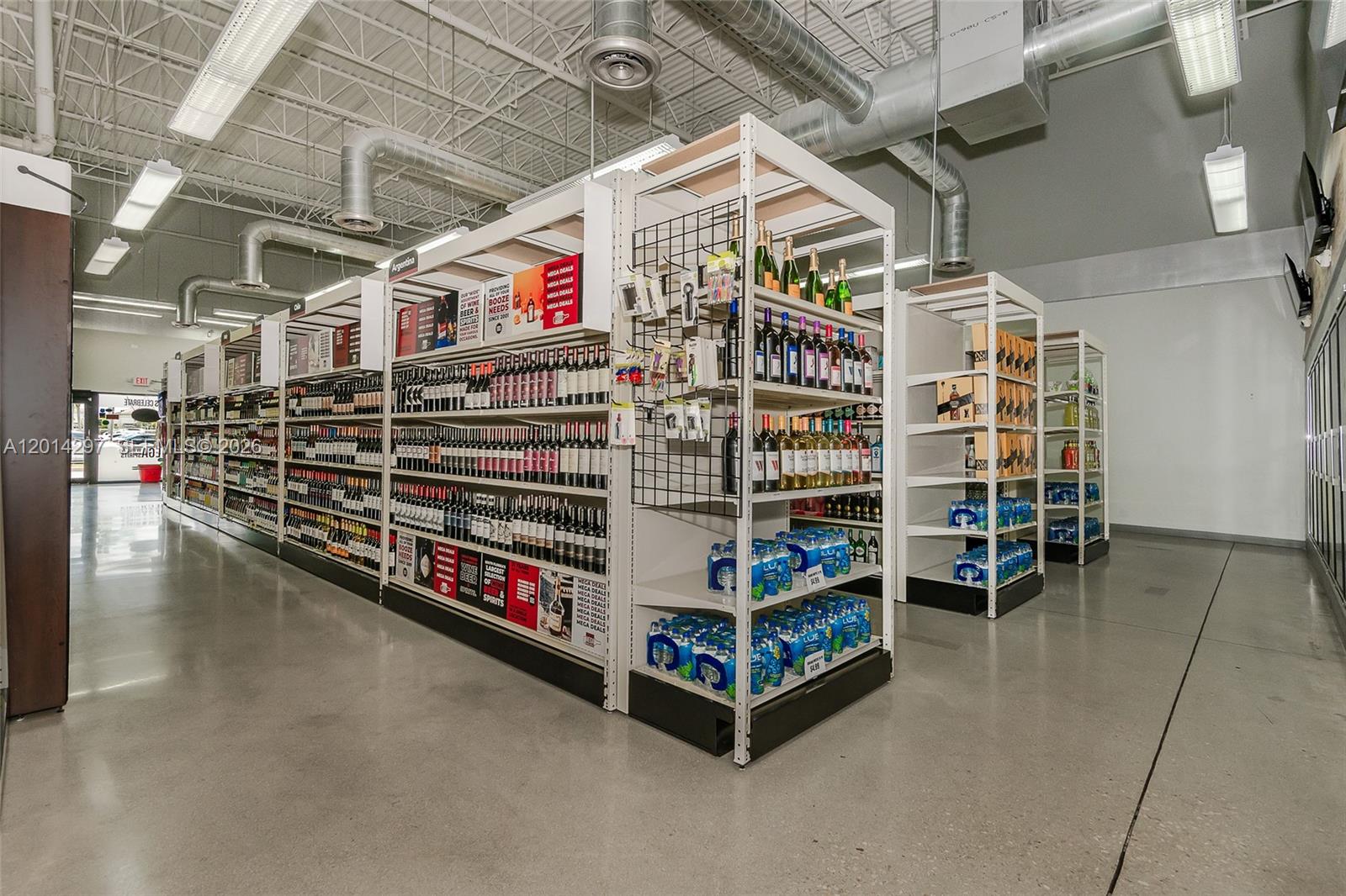 Turnkey Liquor Store in High Traffic Shopping Center