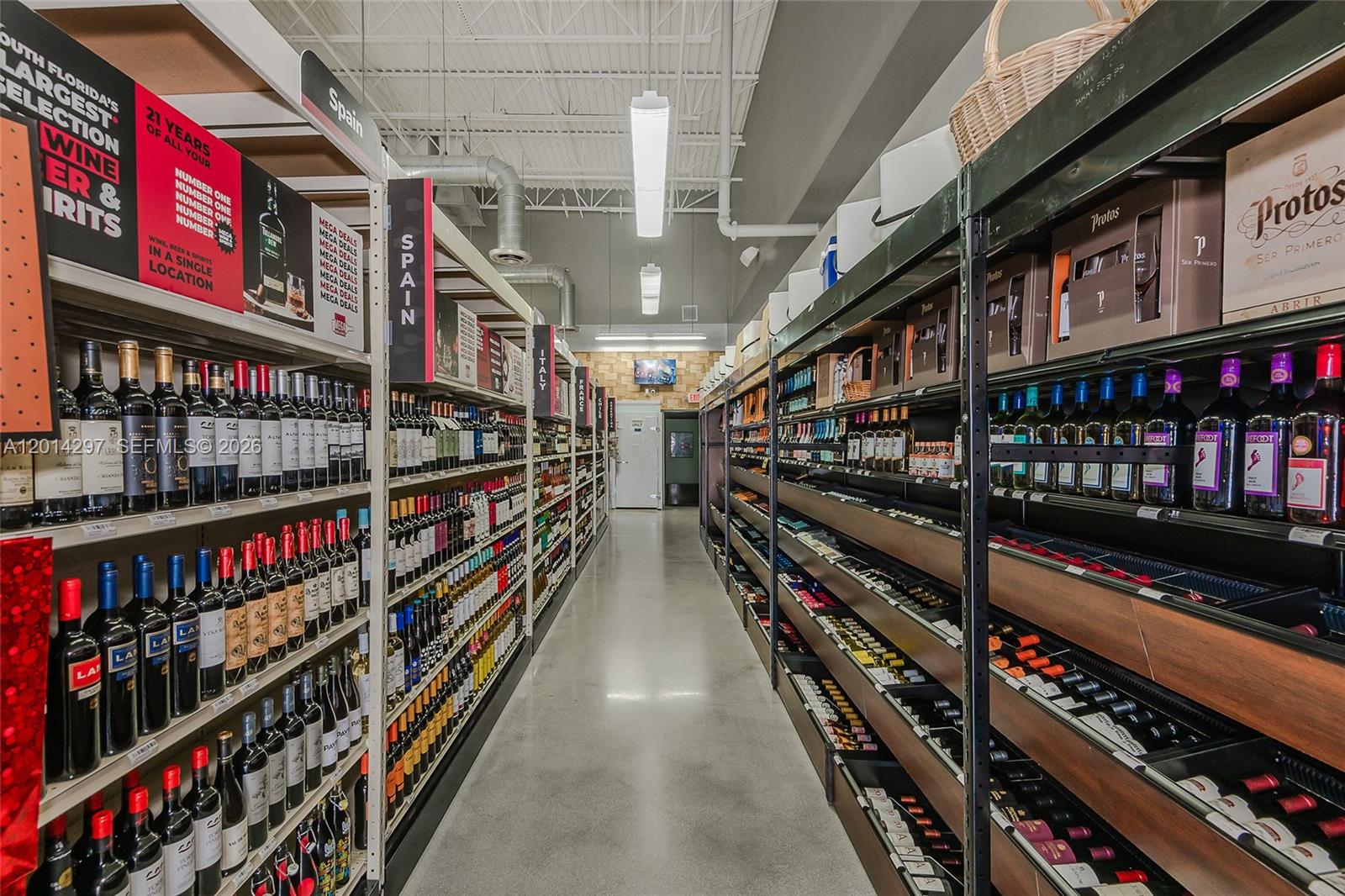 Turnkey Liquor Store in High Traffic Shopping Center