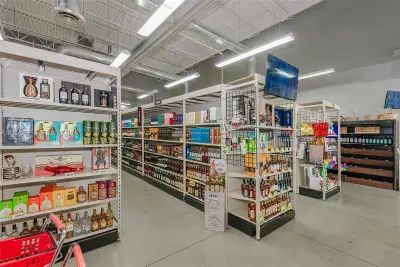 Turnkey Liquor Store in High Traffic Shopping Center