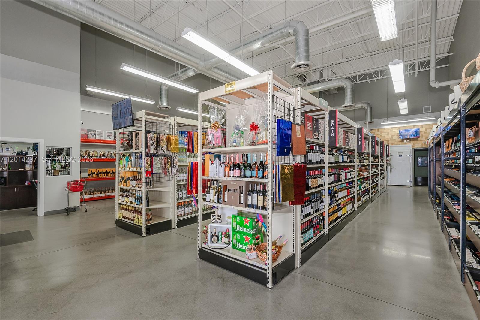 Turnkey Liquor Store in High Traffic Shopping Center
