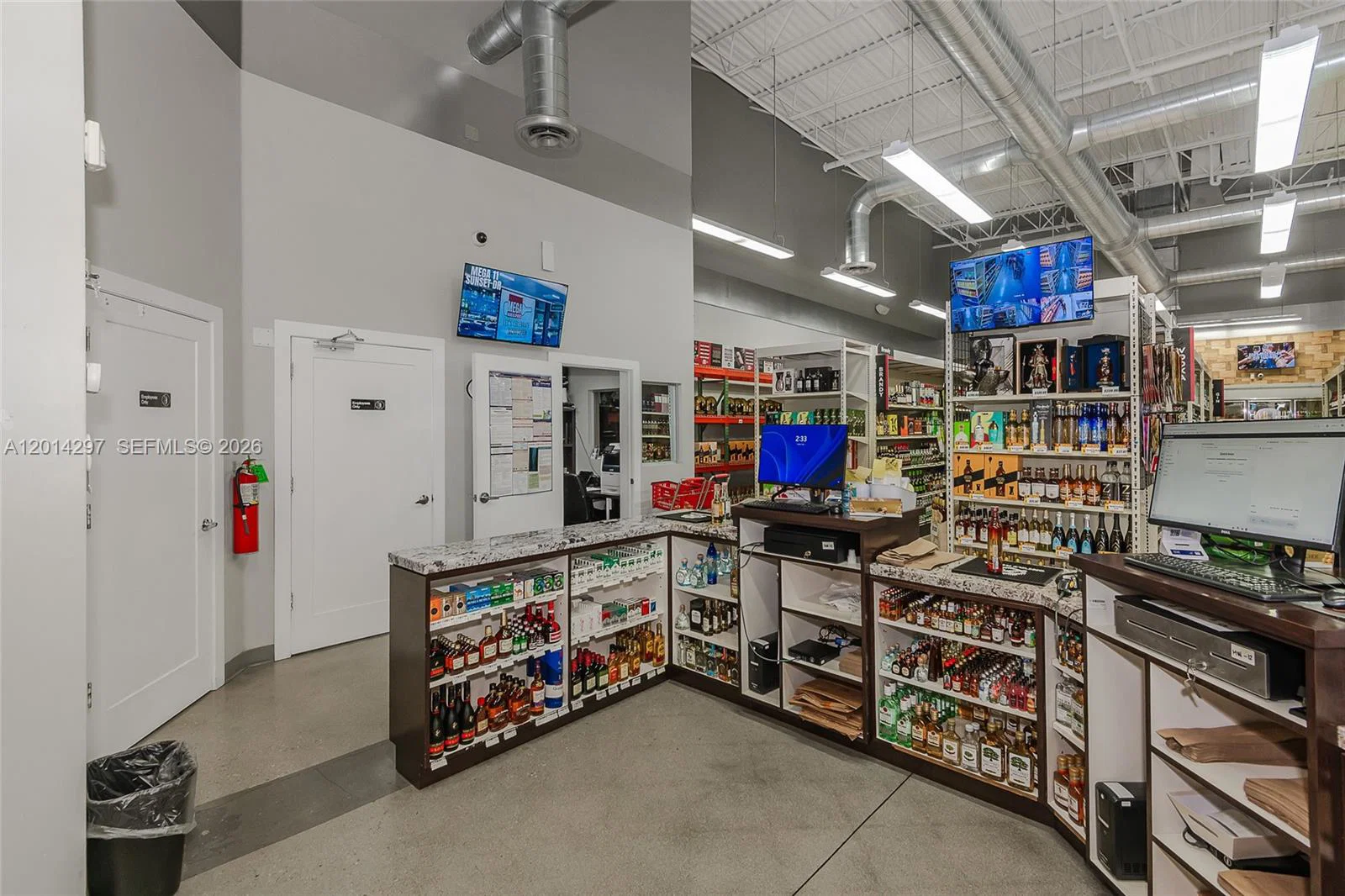 Turnkey Liquor Store in High Traffic Shopping Center