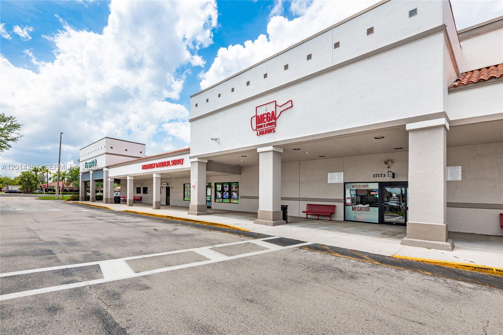 Turnkey Liquor Store in High Traffic Shopping Center
