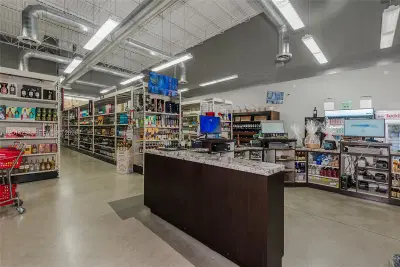 Turnkey Liquor Store in High Traffic Shopping Center