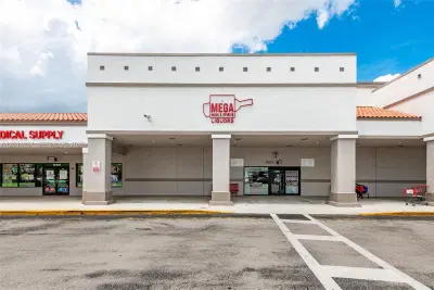 Turnkey Liquor Store in High Traffic Shopping Center