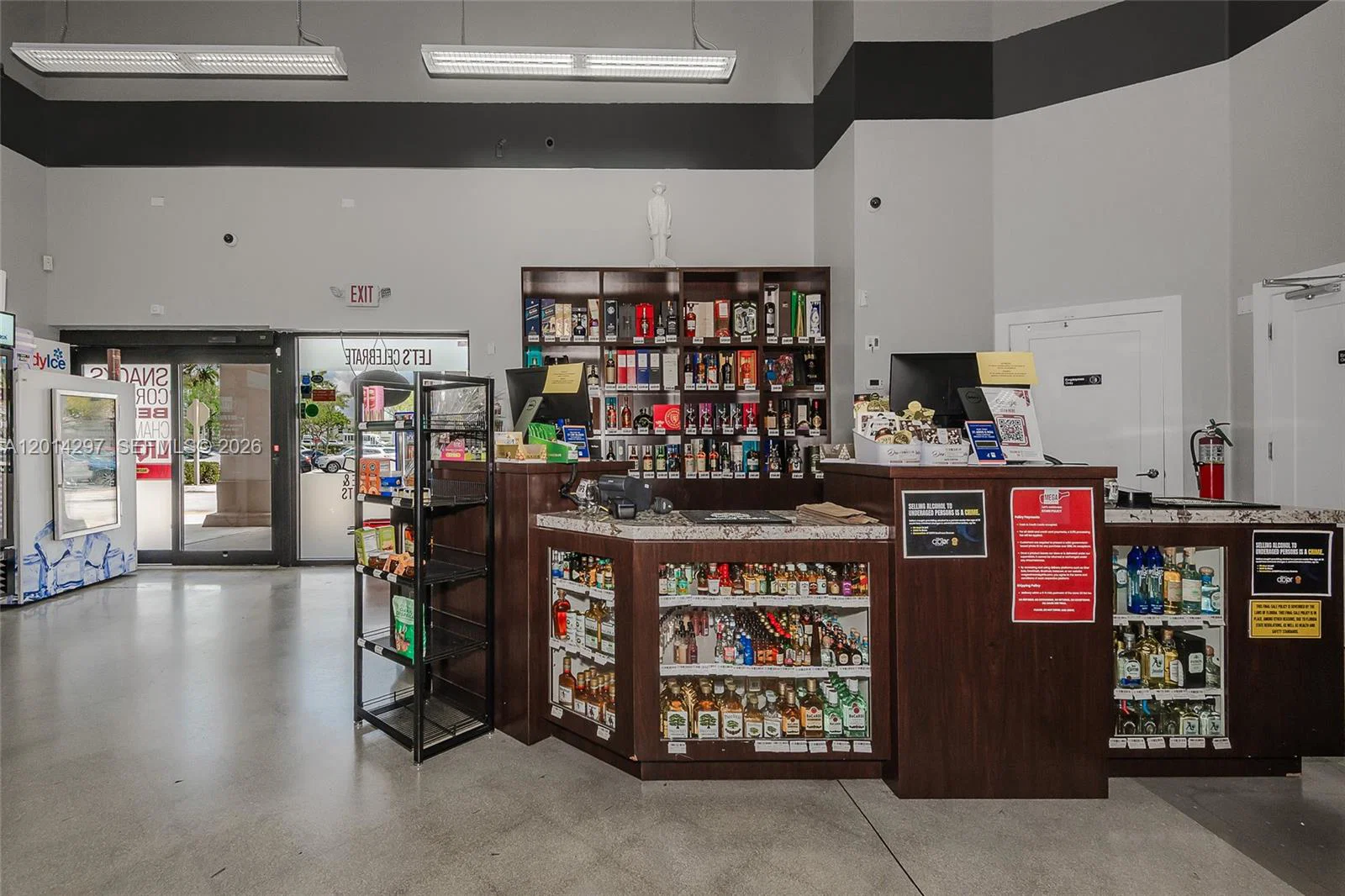 Turnkey Liquor Store in High Traffic Shopping Center