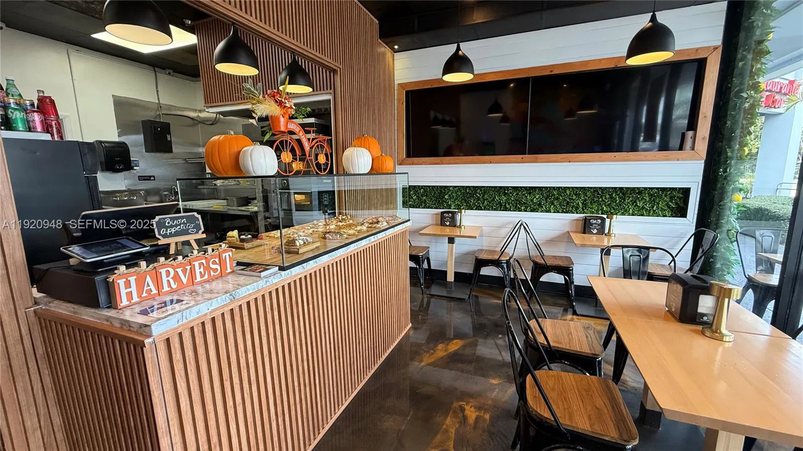 Turnkey Italian Pizzeria with High End Equipment