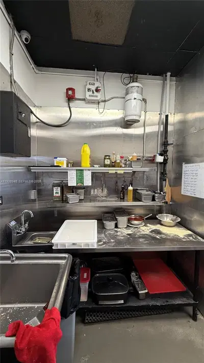 Turnkey Italian Pizzeria with High End Equipment