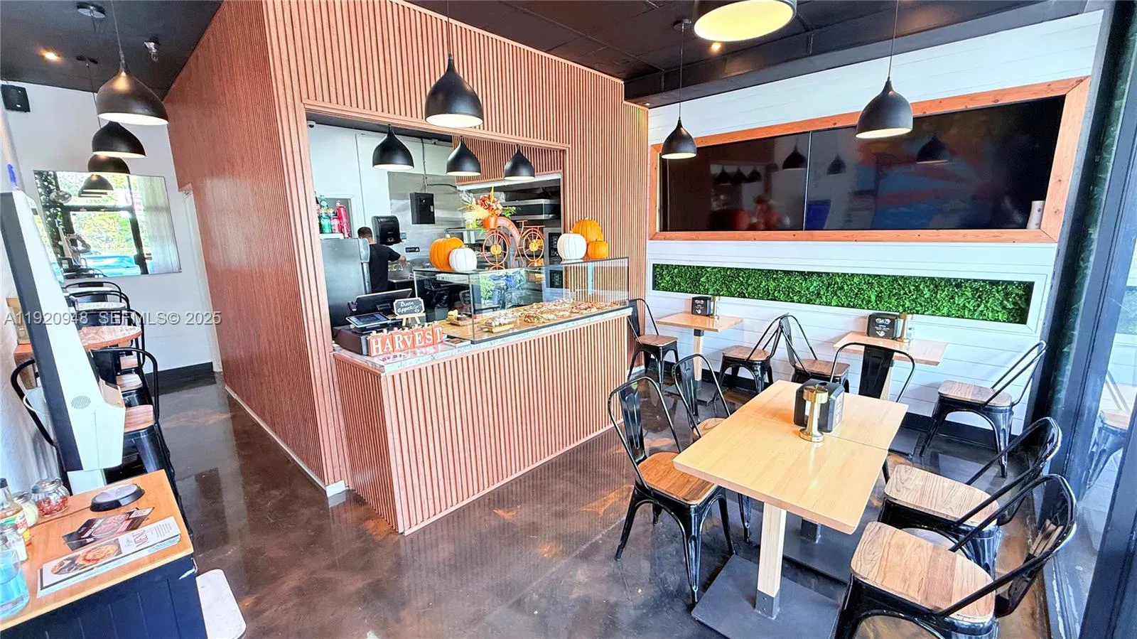 Turnkey Italian Pizzeria with High End Equipment