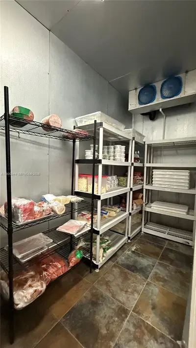 Turnkey Italian Pizzeria with High End Equipment