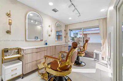 Turnkey Beauty Salon and Barbershop with Versatile Layout