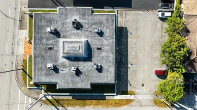 Turnkey Beauty Salon and Barbershop with Versatile Layout