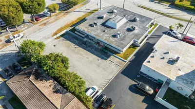 Turnkey Beauty Salon and Barbershop with Versatile Layout