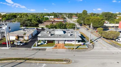 Turnkey Beauty Salon and Barbershop with Versatile Layout