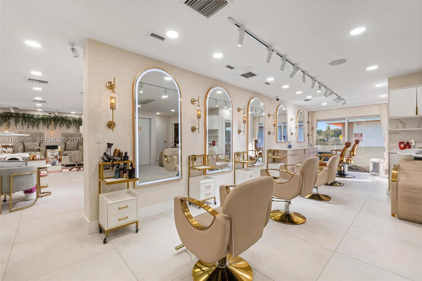 Turnkey Beauty Salon and Barbershop with Versatile Layout