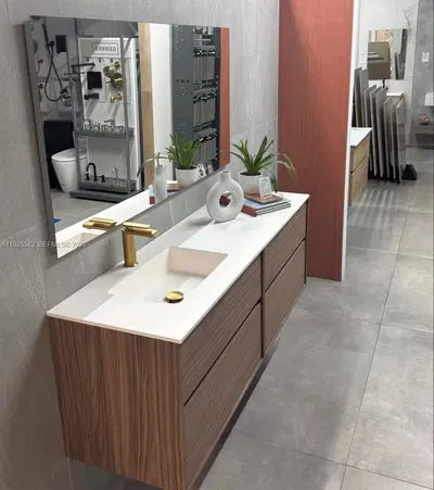Established Retailer of Bathroom Vanities and Flooring with Growth Potential