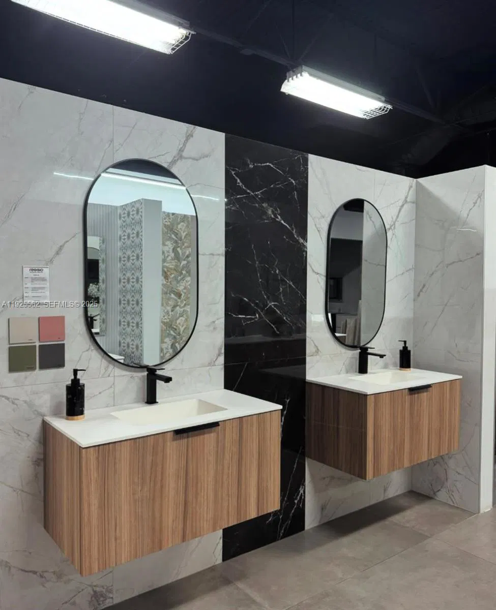 Established Retailer of Bathroom Vanities and Flooring with Growth Potential