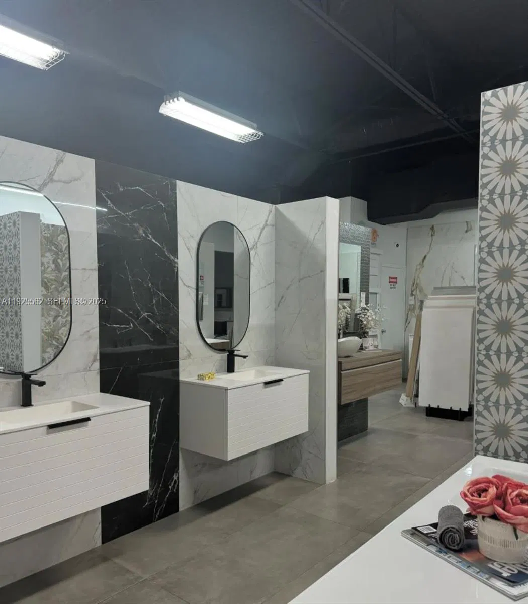 Established Retailer of Bathroom Vanities and Flooring with Growth Potential