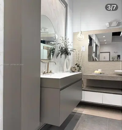 Established Retailer of Bathroom Vanities and Flooring with Growth Potential
