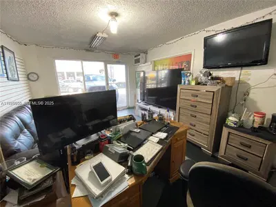 Established Auto Repair and Electric Shop with Loyal Customer Base