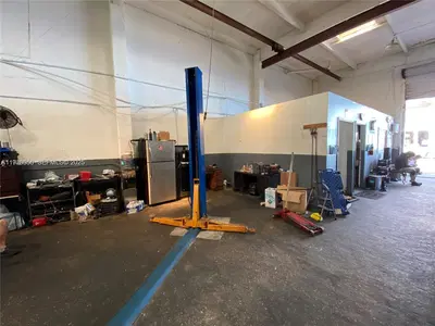 Established Auto Repair and Electric Shop with Loyal Customer Base