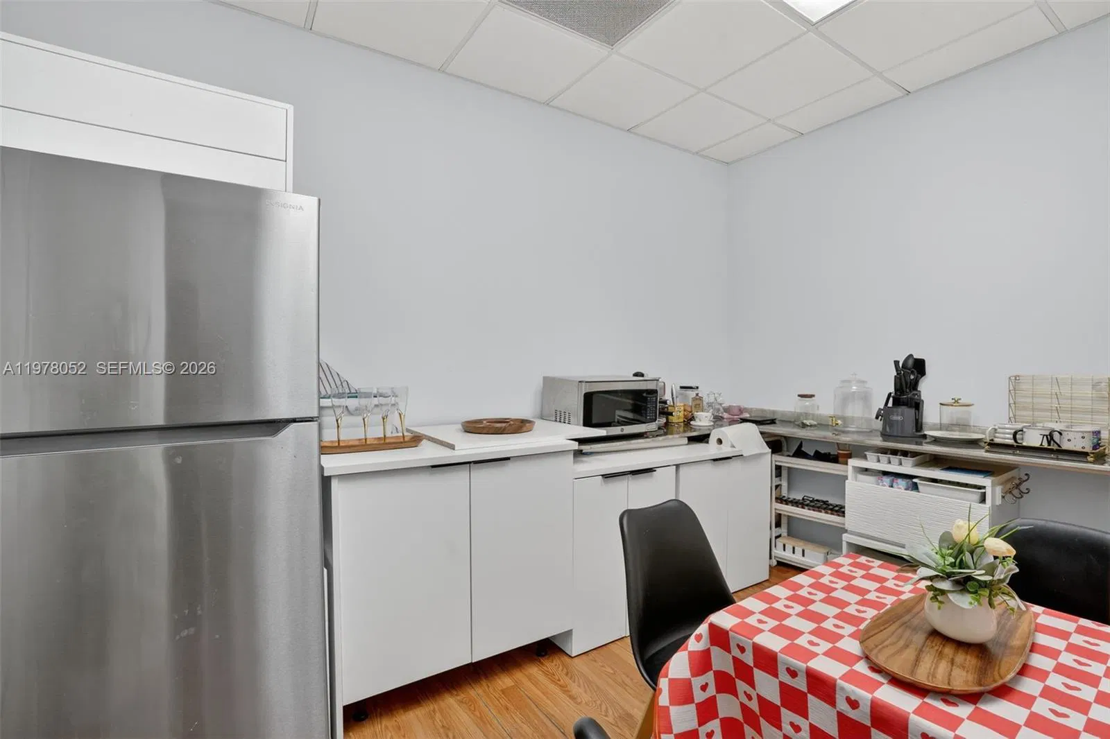 Turnkey Beauty Studio with Individual Suites for Rental Income