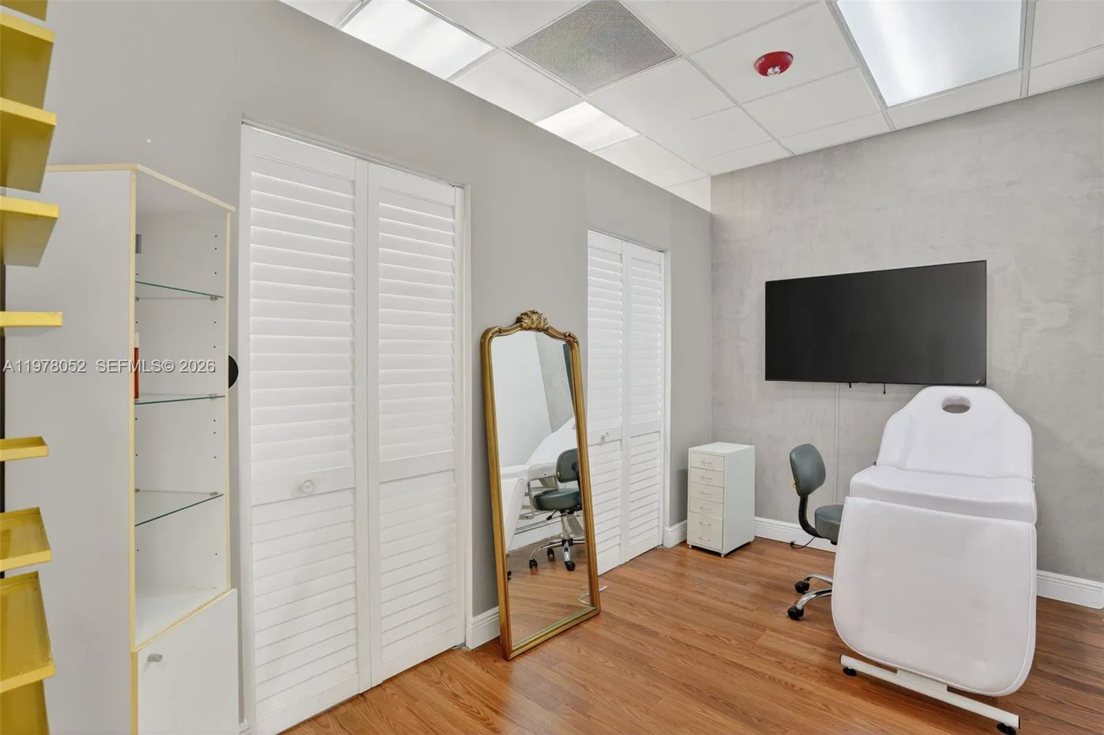 Turnkey Beauty Studio with Individual Suites for Rental Income