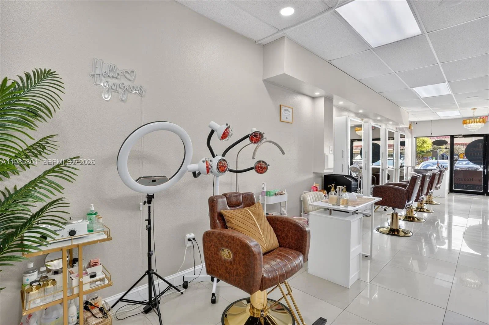 Established Beauty Salon with Loyal Clientele