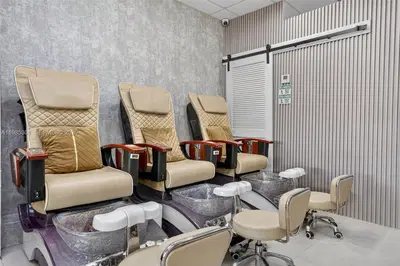 Established Beauty Salon with Loyal Clientele